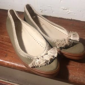 NWOT YSL Gumsole flats
